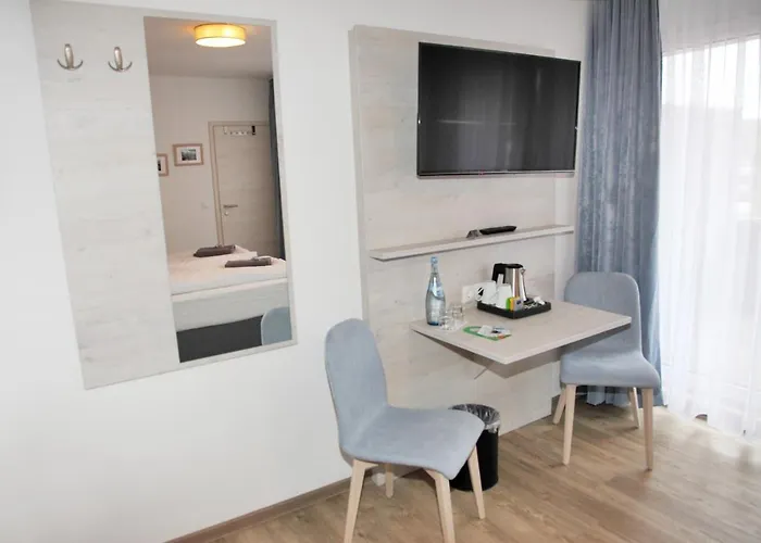 Hotel Pension Norddeich 4*